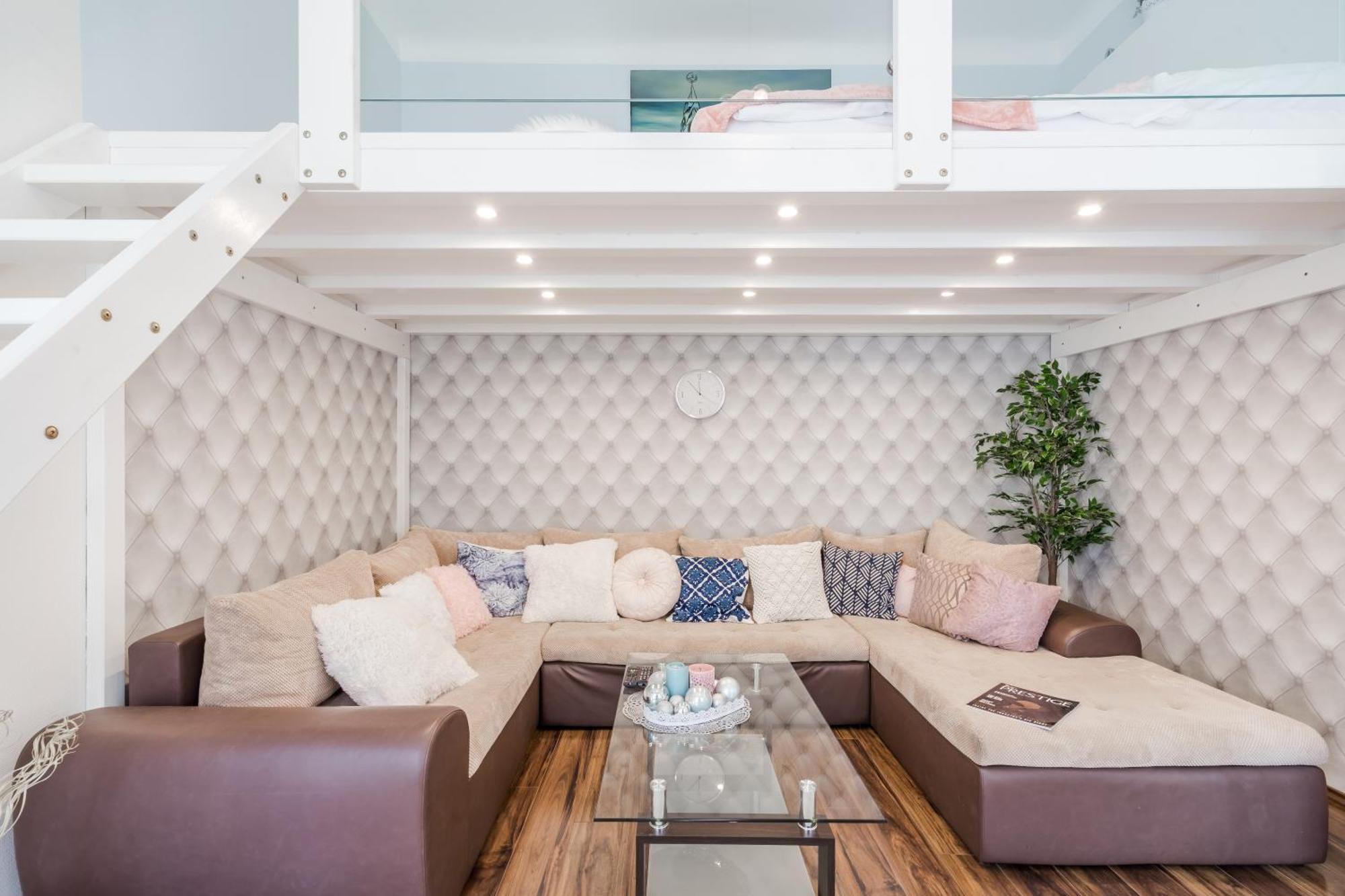 Bpr Stylish Mosaic Home With Terrace Boedapest Buitenkant foto